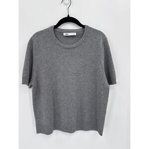 ZARA Grey Wool Blend Short Sleeve Sweater
Size Large EUC
